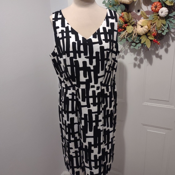 Tahari Dresses & Skirts - TAHARI Arthur S. Levine  Black & White Dress 14